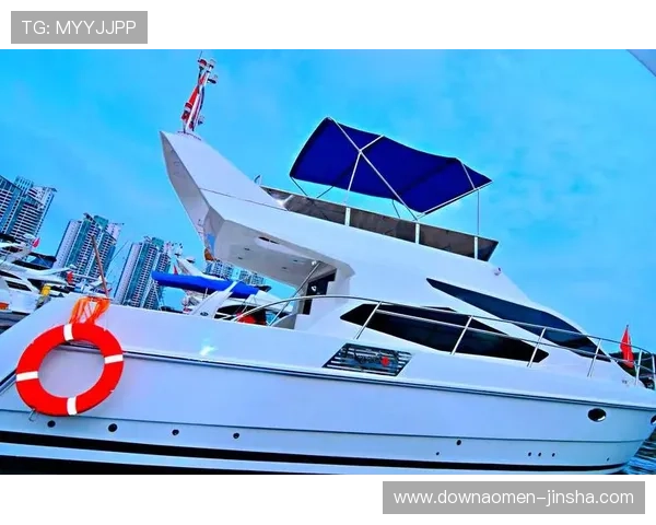 游艇会娱乐场：奢华体验与高端娱乐的完美结合，尽享尊贵生活方式